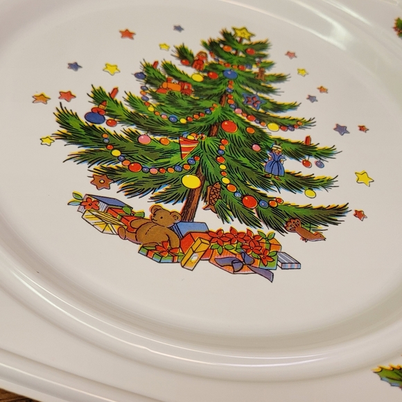 VINTAGE CHRISTMAS PLASTIC SERVING TRAY ~ 9” X 9” Christmas Tree Design - Picture 2 of 9